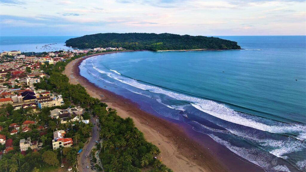 4 mitos di pantai pangandaran